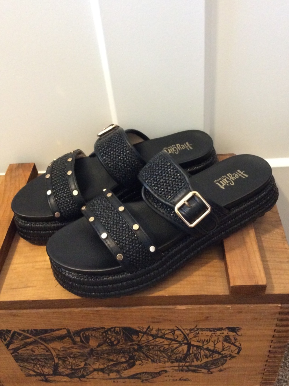 W's Walk Of Shame Sandals - 2 strap platform slides - Black w/ Gold - size  9